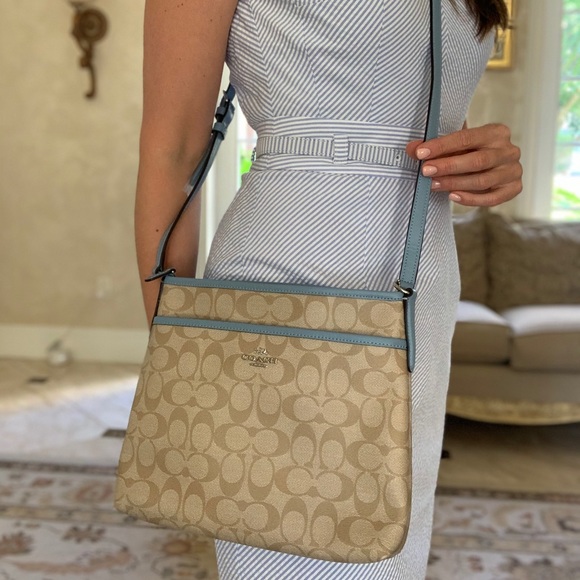 Coach Handbags - 🔥SALE🔥COACH Crossbody Bag